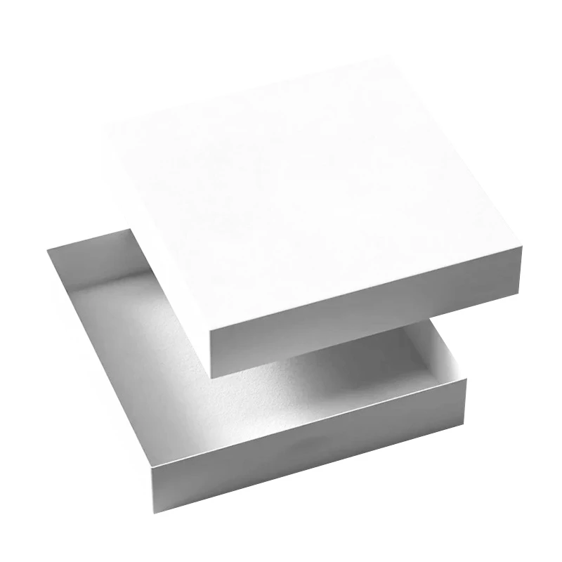 Cajas de tarjetas blancas con tapas